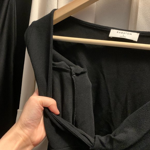 Aritzia Babaton Plunge Longsleeve V-neck - Picture 9 of 13